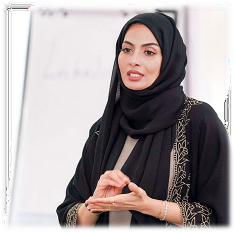 نجلاء النهدي أثناء تقديم شرح وتدريب